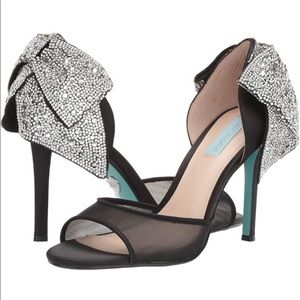 Blue by Betsey Johnson Blaze Crystal Bow Peep Toe Heels Black/Silver Size 8